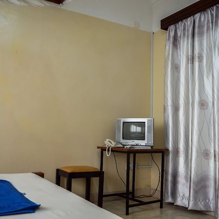 Cool Breeze Hotel Mombasa Exterior foto