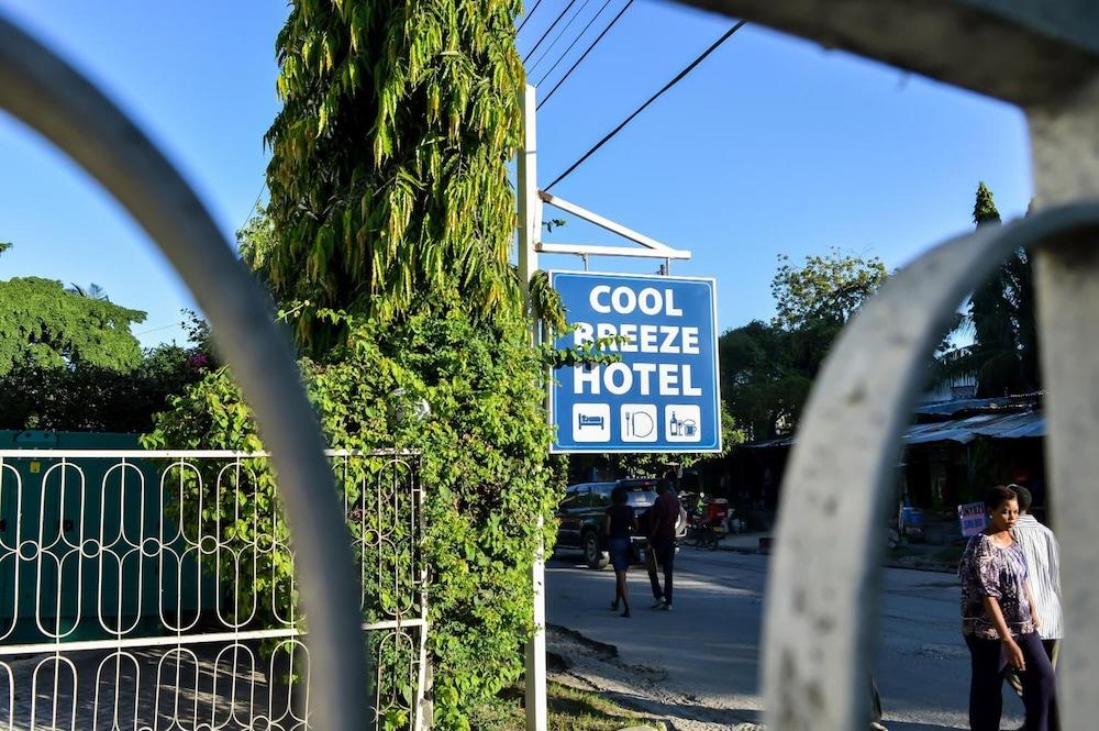 Cool Breeze Hotel Mombasa Exterior foto